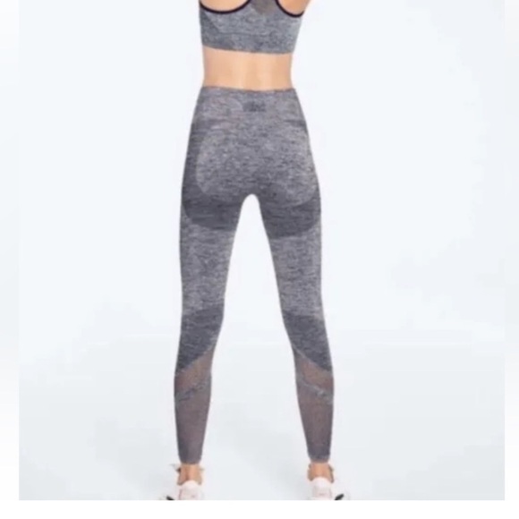 Victoria's Secret PINK Seamless Gray Contouring‎ High Waisted Ankle Leggings - Picture 3 of 15